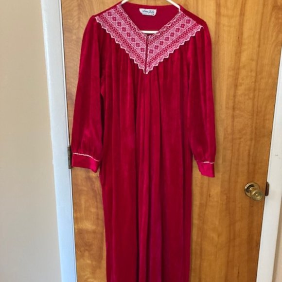 Anne Leslie Jackets & Blazers - Vintage Red Velvet House Coat